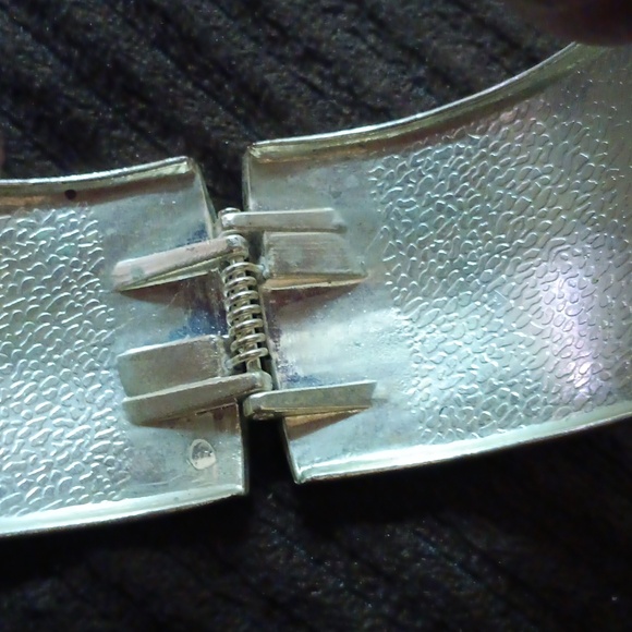 !!Wide Silver Bangle Bracelet - Picture 3 of 4